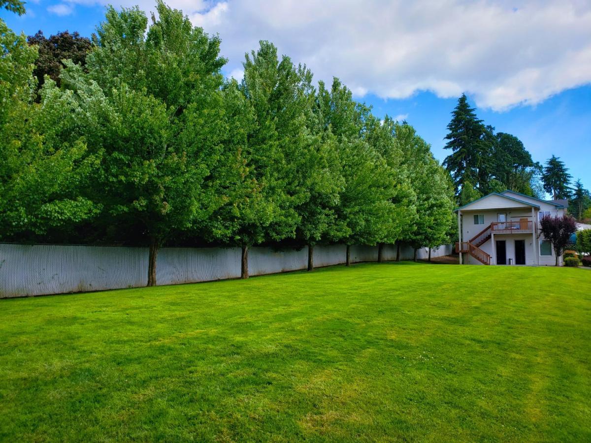 Quality Inn & Suites Vancouver - Hazel Dell Bagian luar foto
