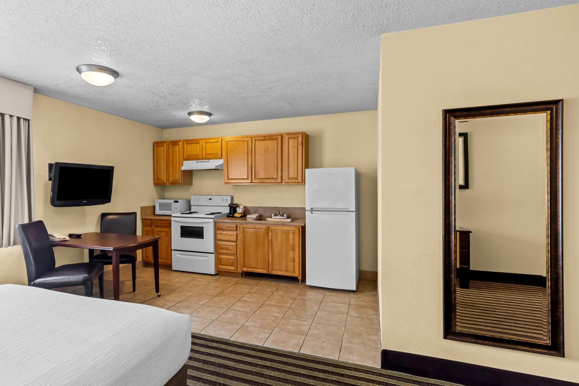 Quality Inn & Suites Vancouver - Hazel Dell Bagian luar foto