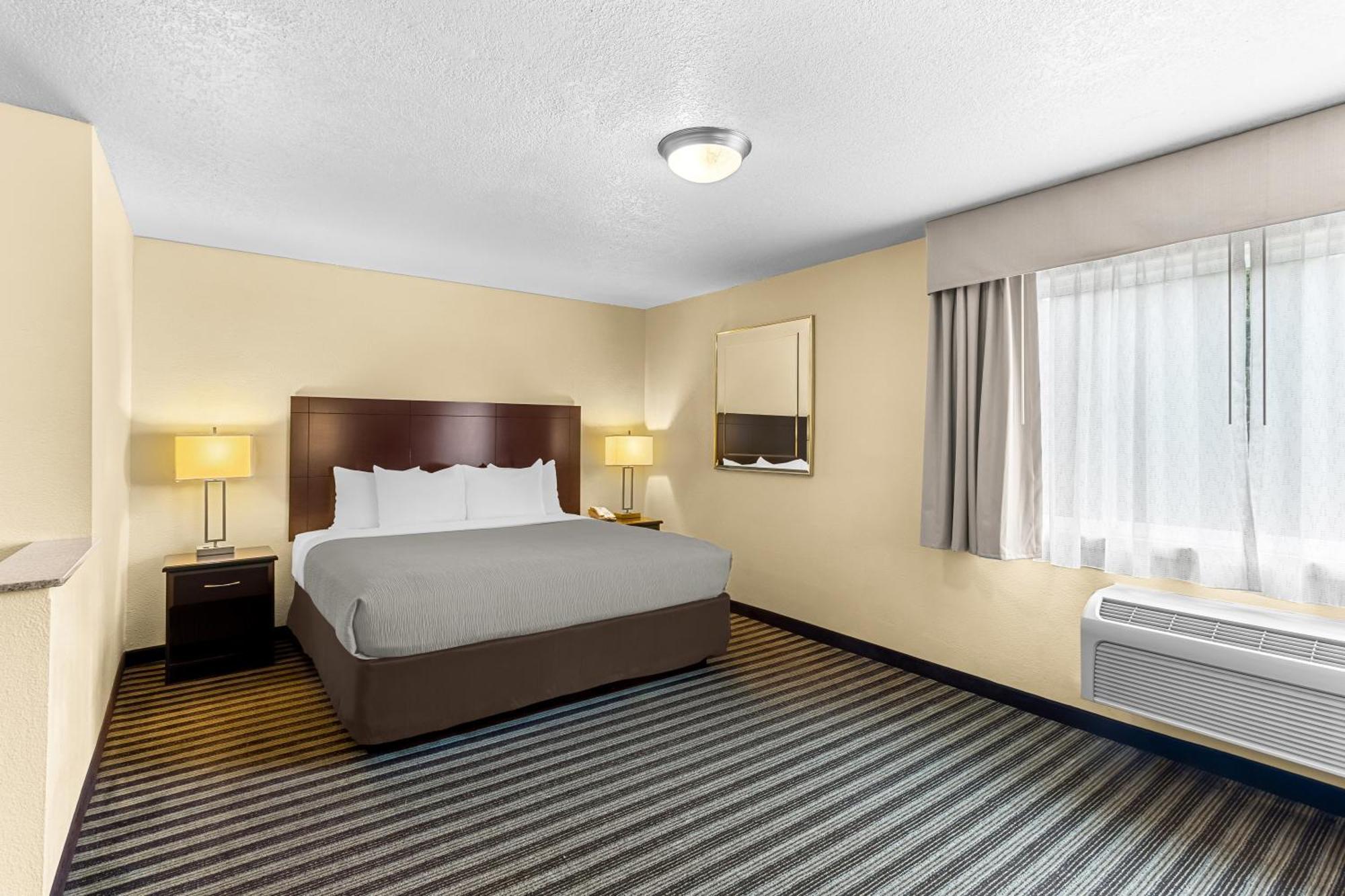 Quality Inn & Suites Vancouver - Hazel Dell Bagian luar foto