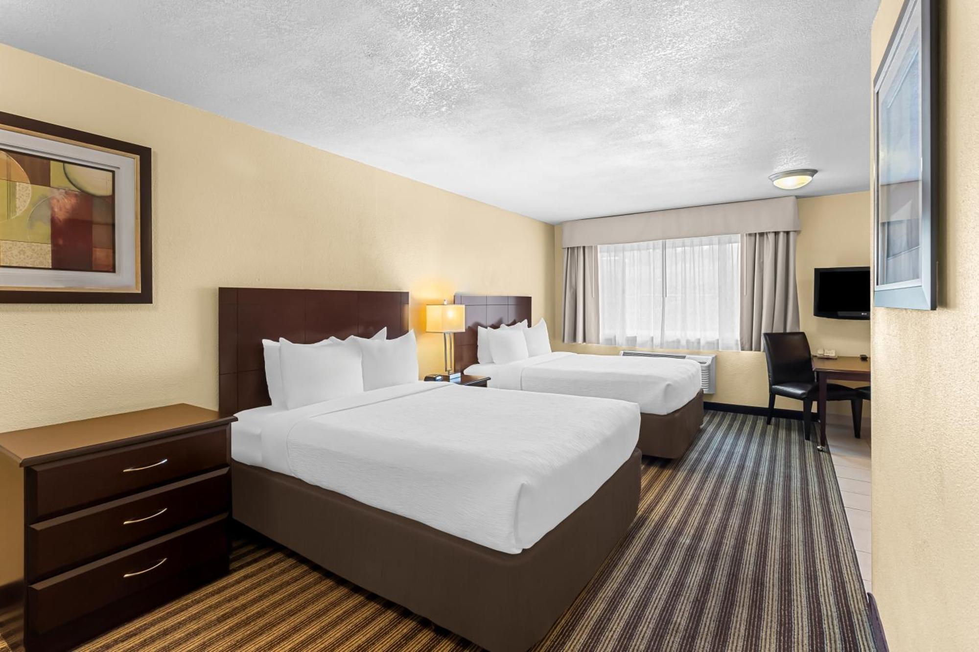 Quality Inn & Suites Vancouver - Hazel Dell Bagian luar foto
