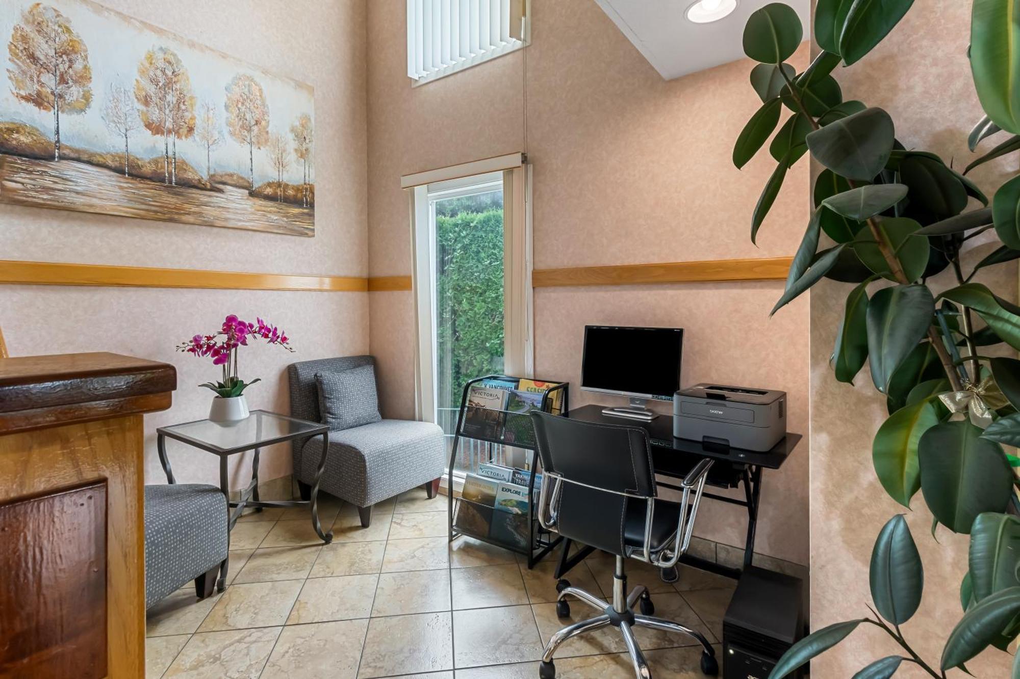 Quality Inn & Suites Vancouver - Hazel Dell Bagian luar foto