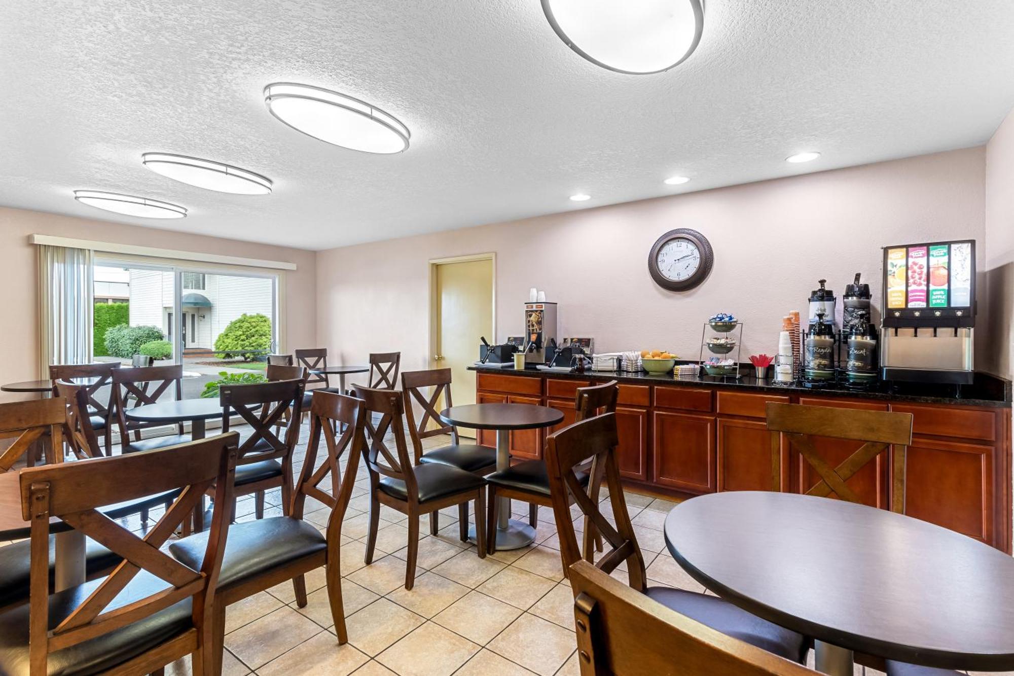 Quality Inn & Suites Vancouver - Hazel Dell Bagian luar foto
