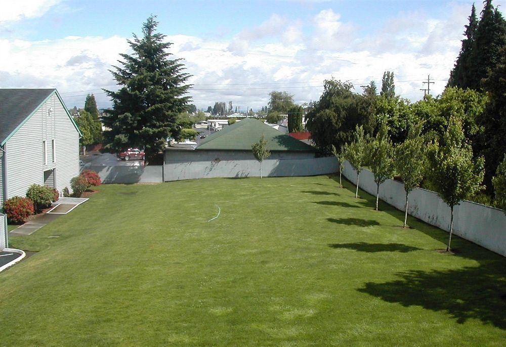 Quality Inn & Suites Vancouver - Hazel Dell Bagian luar foto