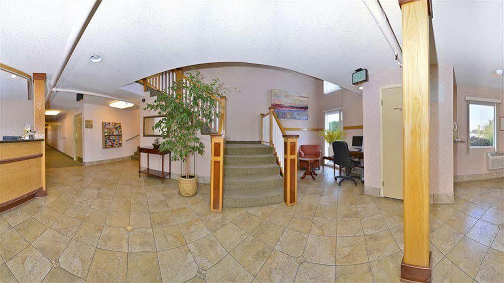 Quality Inn & Suites Vancouver - Hazel Dell Bagian luar foto